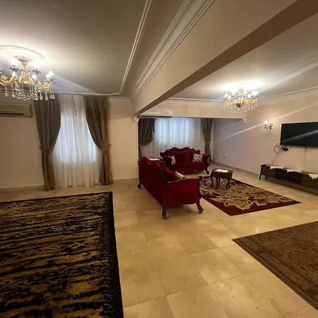 Luxurious, Fully Furnished And Well-Equipped Apartment With Modern Amenities, Stunning Views, And Convenient Location For Remote Work Or Studying From Home Cairo Exterior photo