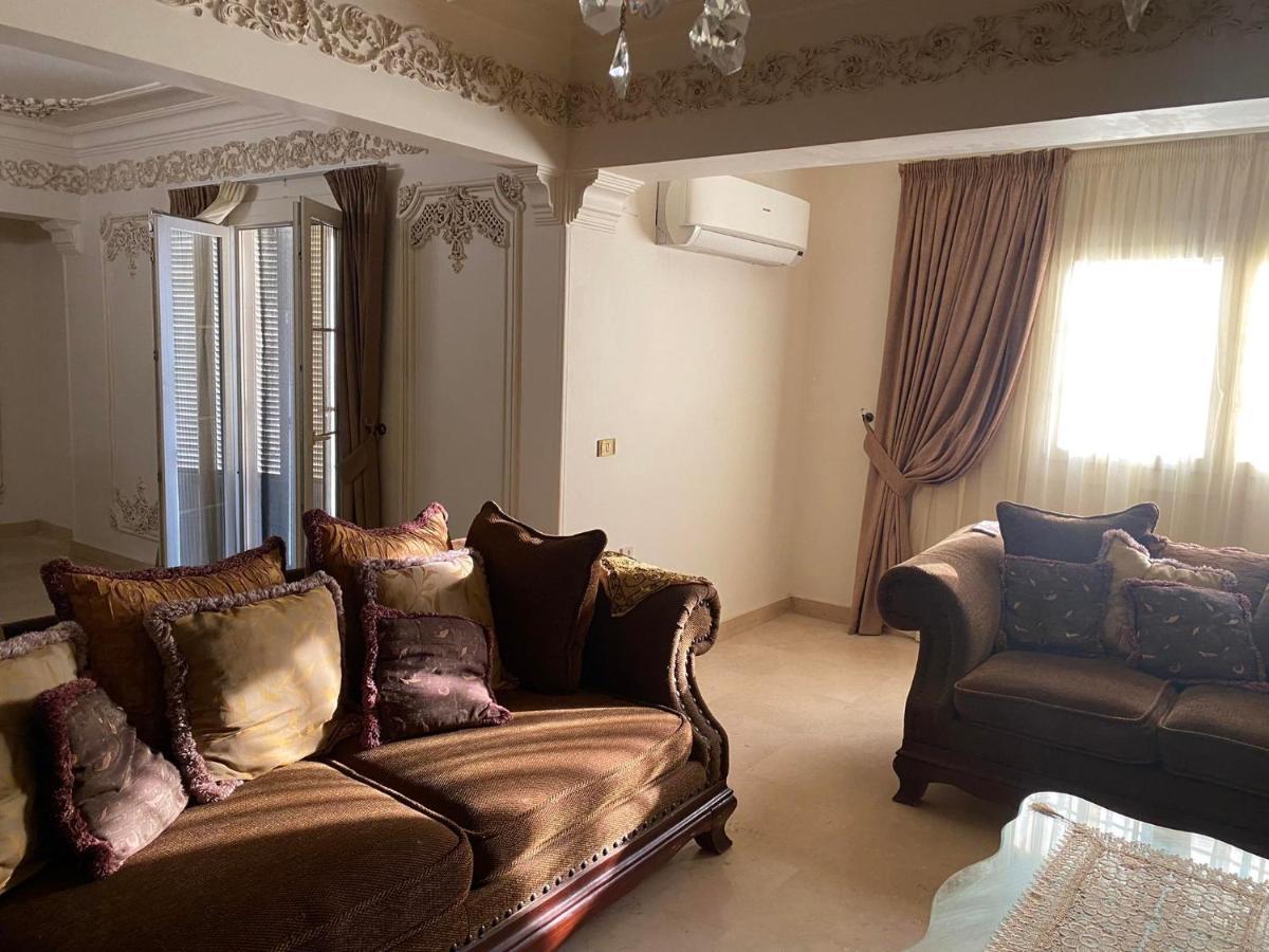 Luxurious, Fully Furnished And Well-equipped With Modern Amenities, Stunning Views, And Convenient Location For Remote Work Or Studying From