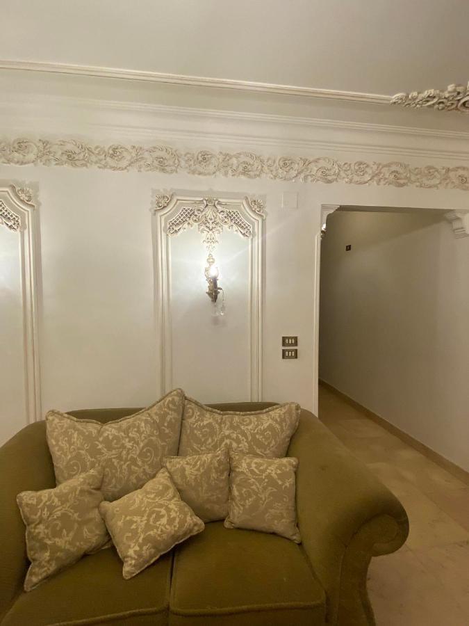 Luxurious, Fully Furnished And Well-equipped With Modern Amenities, Stunning Views, And Convenient Location For Remote Work Or Studying From Appartement *