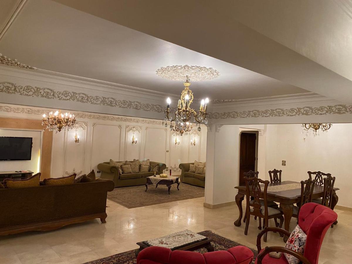 Luxurious, Fully Furnished And Well-equipped With Modern Amenities, Stunning Views, And Convenient Location For Remote Work Or Studying From Appartement