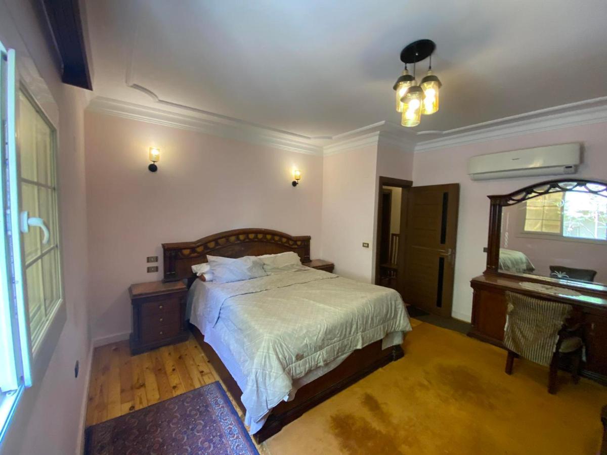 Appartement Luxurious, Fully Furnished And Well-equipped With Modern Amenities, Stunning Views, And Convenient Location For Remote Work Or Studying From Le Caire