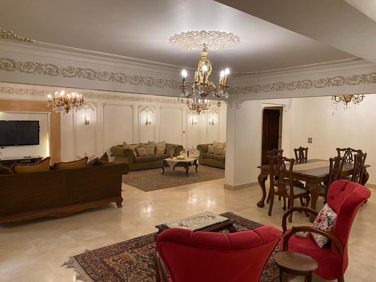 Luxurious, Fully Furnished And Well-equipped With Modern Amenities, Stunning Views, And Convenient Location For Remote Work Or Studying From Appartement