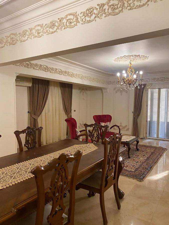 Appartement Luxurious, Fully Furnished And Well-equipped With Modern Amenities, Stunning Views, And Convenient Location For Remote Work Or Studying From