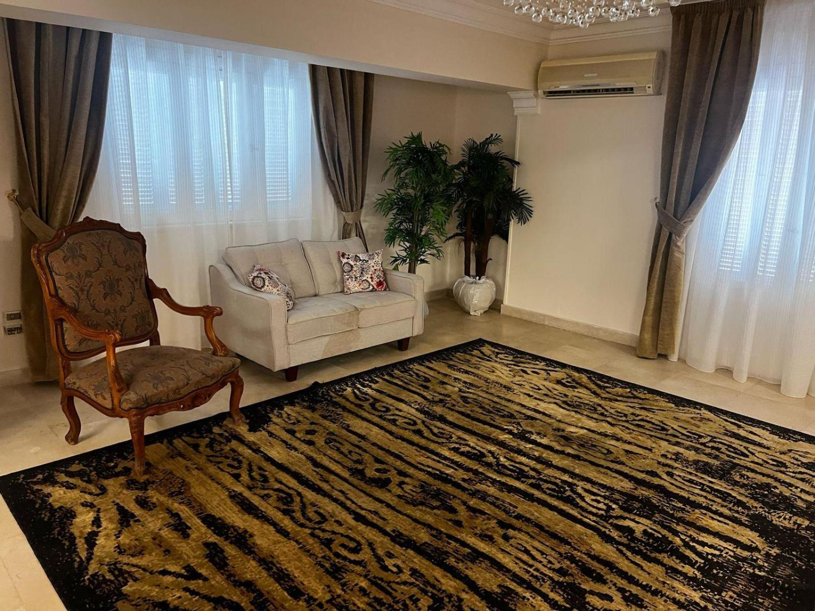 Appartement Luxurious, Fully Furnished And Well-equipped With Modern Amenities, Stunning Views, And Convenient Location For Remote Work Or Studying From