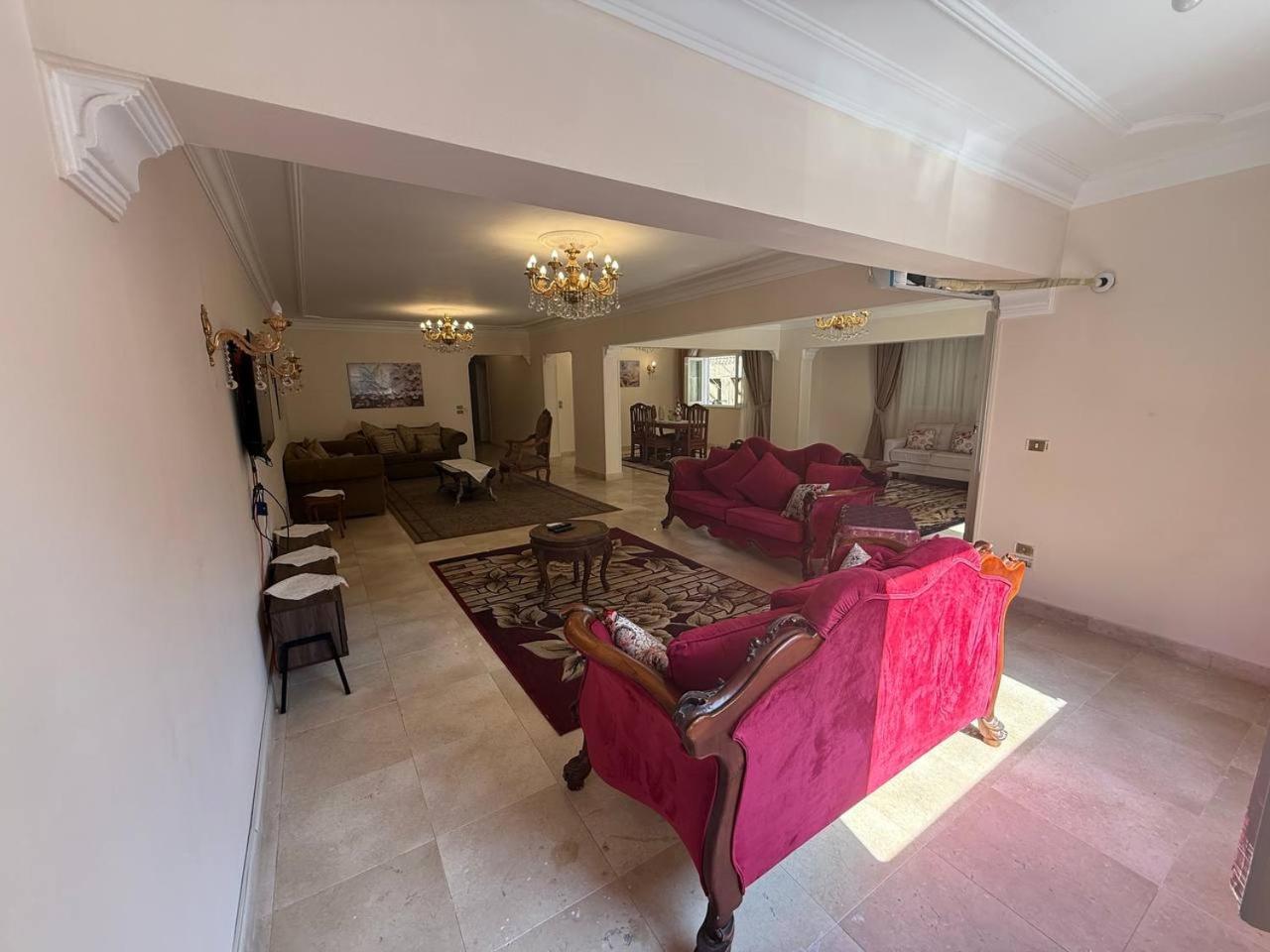 Luxurious, Fully Furnished And Well-equipped With Modern Amenities, Stunning Views, And Convenient Location For Remote Work Or Studying From Apartment Kairo